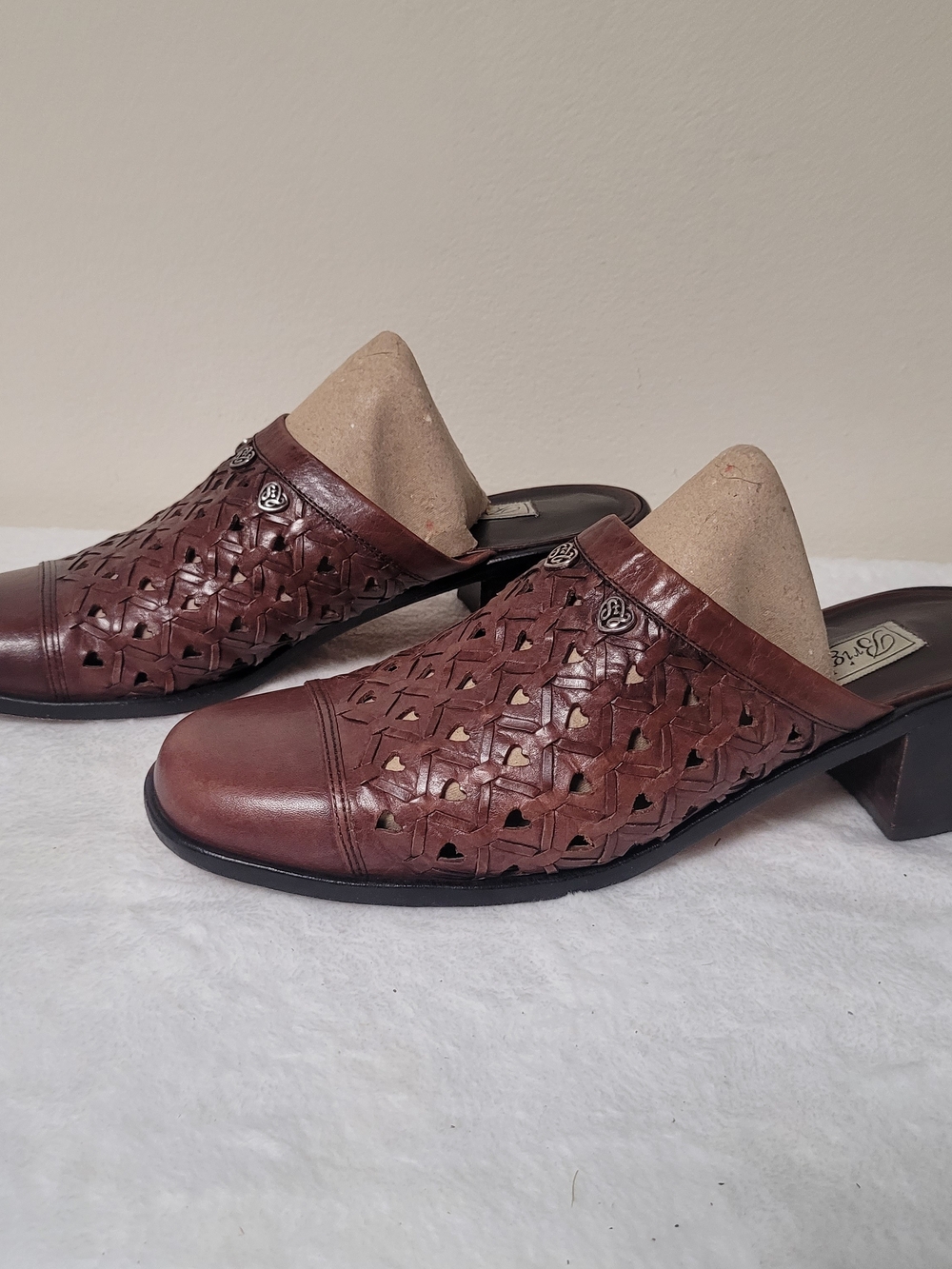 Brighton Womens Mules SZ 9.5 Slide On Cap Toe Leather Heels Shoes
